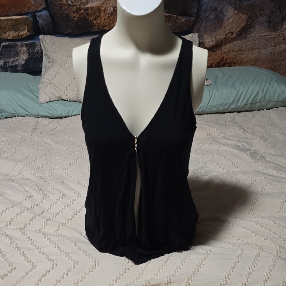 π£ Dynamite Black Sleeveless Top